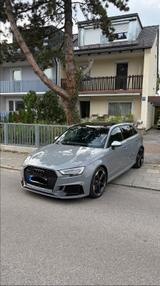 Audi RS3/ 2.Hand/ Pano/ Bang&Olufsen/8-Fach Bereift - Audi RS3 Gebrauchtwagen in München