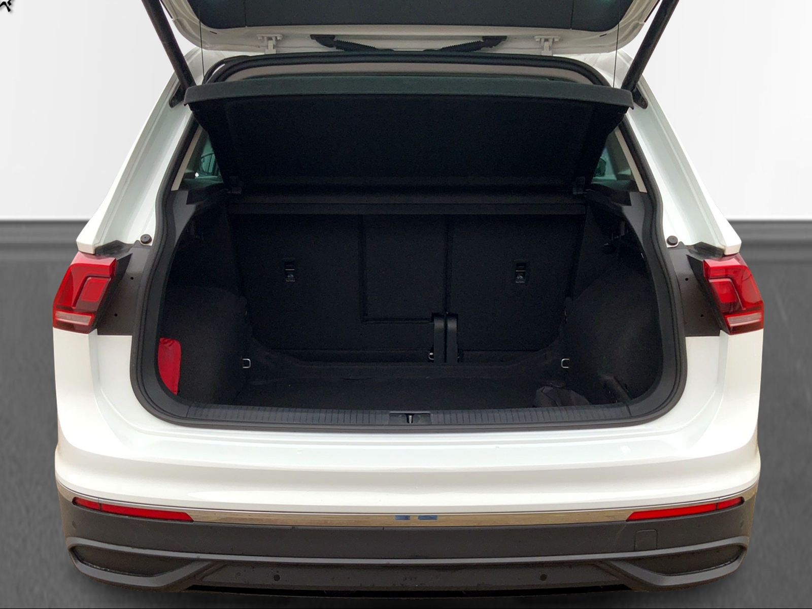 Tiguan 1.5 TSI Life, SHZ,NAV,LED,AHK.