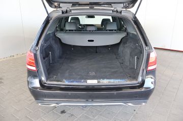 Mercedes-Benz E 220 T Avantgarde FRONT+ILS+NAVI+AHK