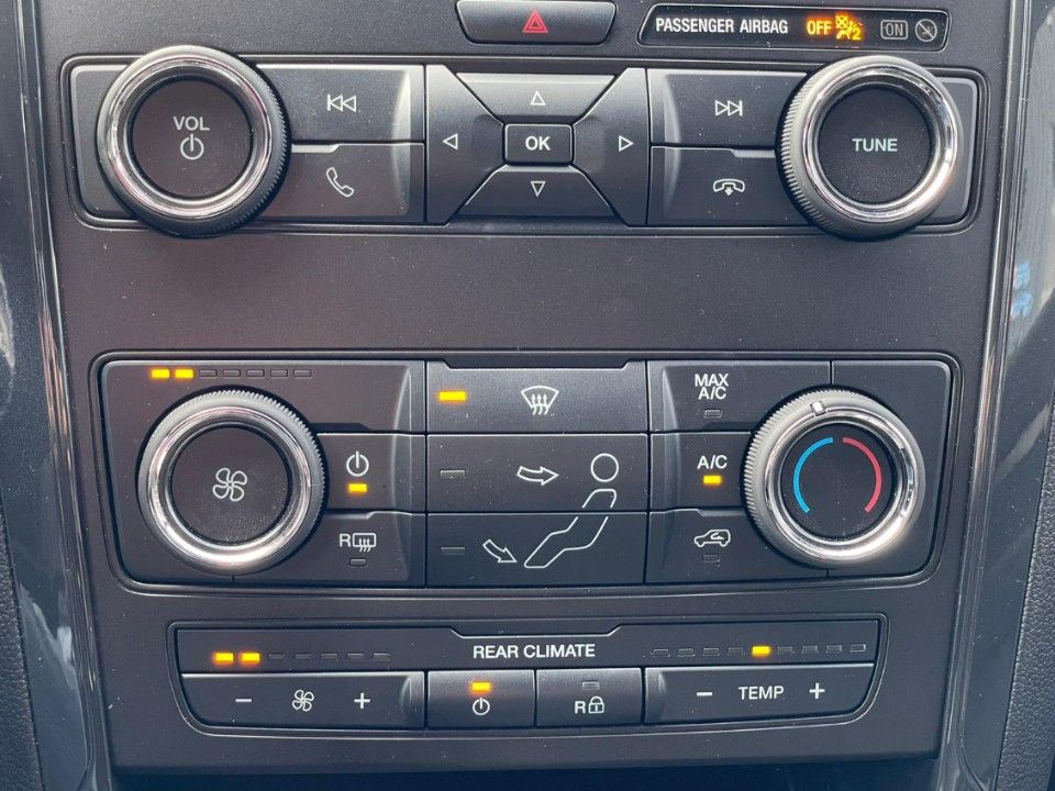 Fahrzeugabbildung Ford Explorer 3.5 V6 XLT 7 Sitzer 35.000 KM