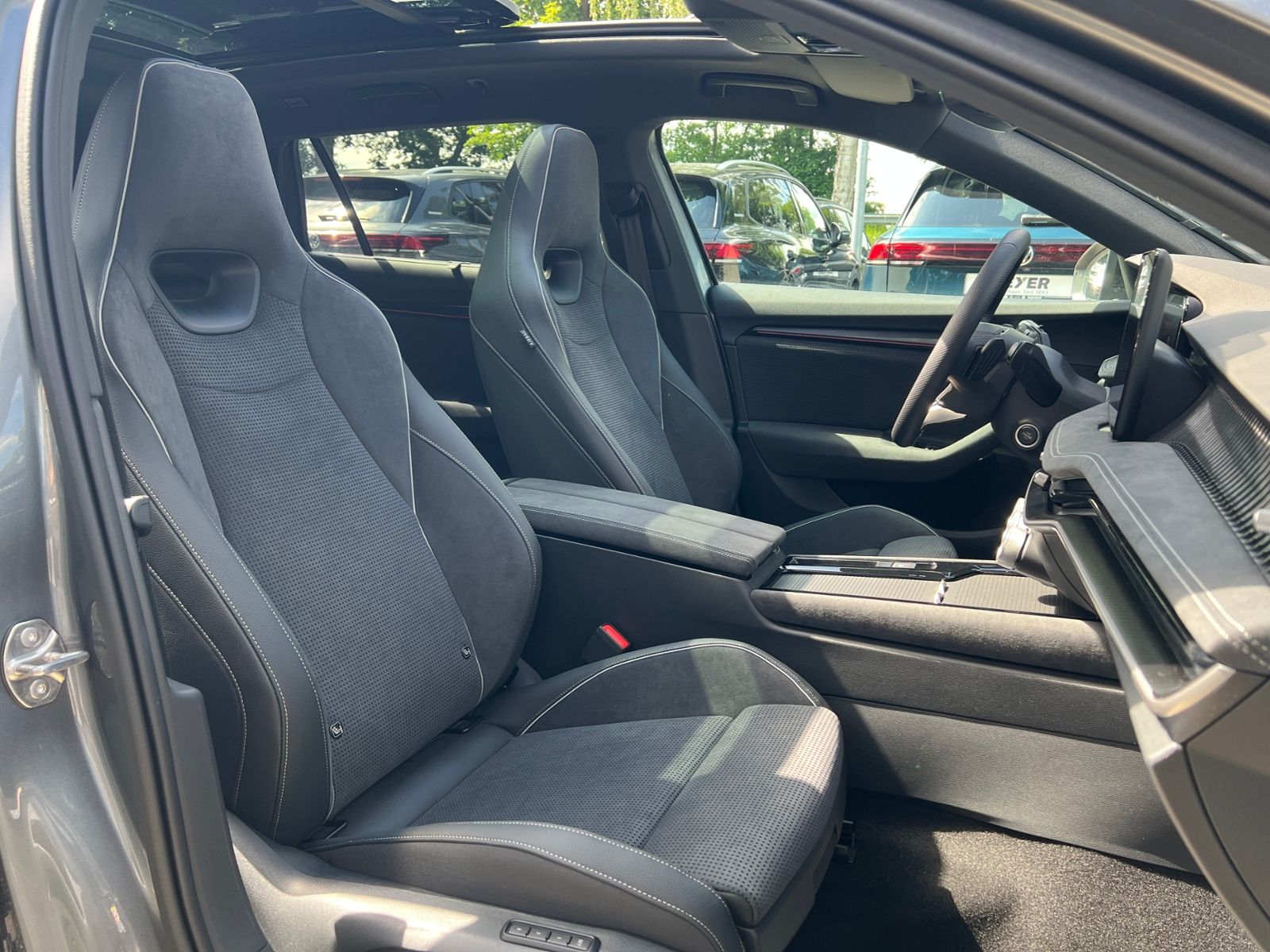 Fahrzeugabbildung SKODA Superb Combi  Sportline 1.5 TSI IV DSG *AHK,Navi