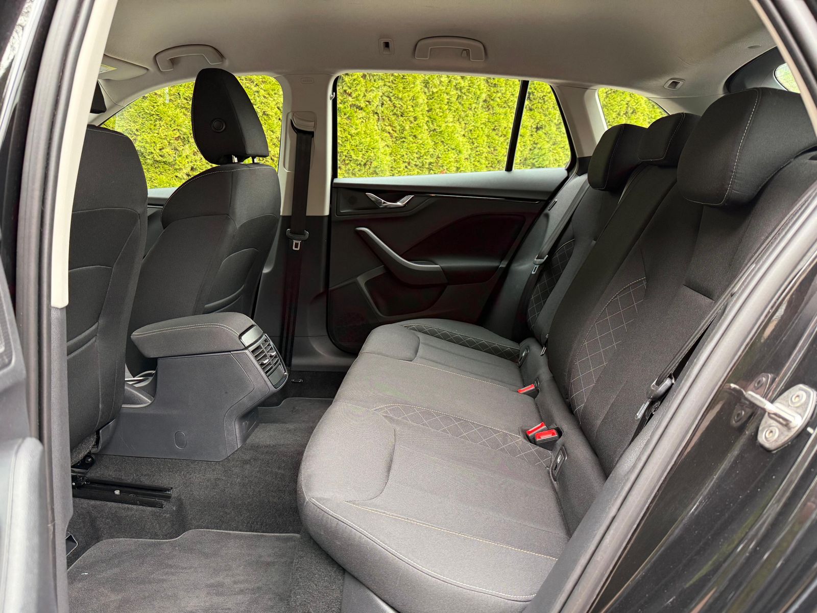 Fahrzeugabbildung SKODA Scala 1.0 TSI DSG Ambition LED+NAV+SHZ+VIRT+TEMP