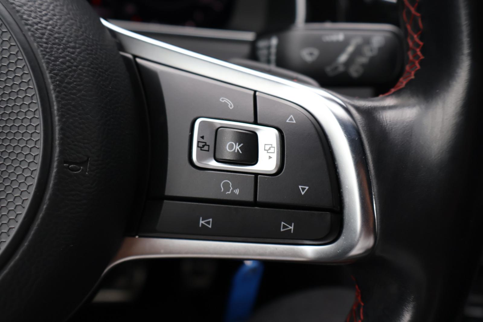 Volkswagen Golf VII 2.0 TSI DSG GTI PERF. LED NAVI VC