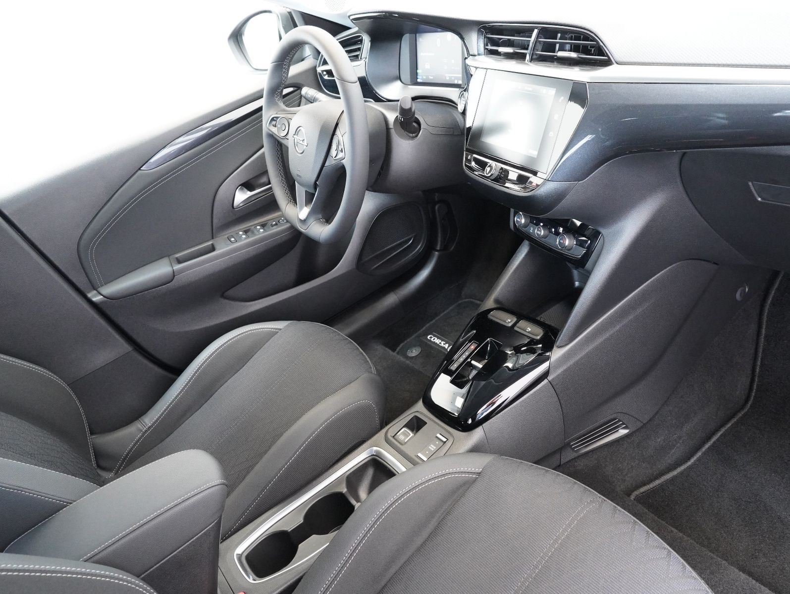 Fahrzeugabbildung Opel Corsa F e Elegance 11KW/LED/DAB/CARPLAY/SOH
