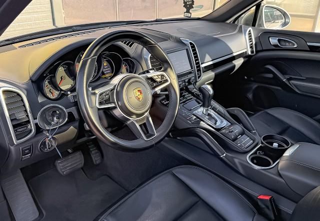 Porsche Cayenne  Pano SHZ Navi CarPlay Scheckheft 21 Zol