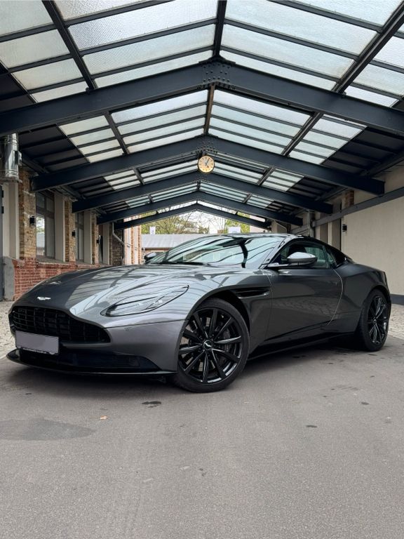 Aston Martin DB11