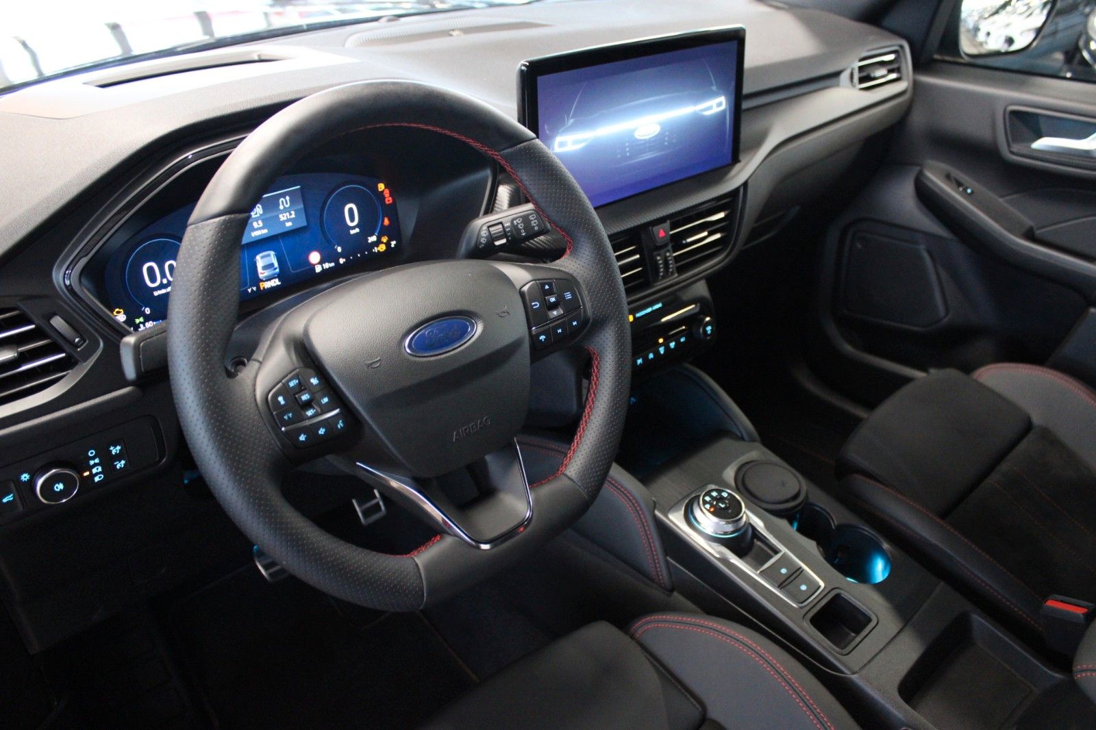 Fahrzeugabbildung Ford Kuga ST-Line X Automatik Facelift AHK Matrix LED