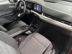 Fahrzeugabbildung BMW 218i Active Tourer -- AHK/ ACC/ PremiumPaket