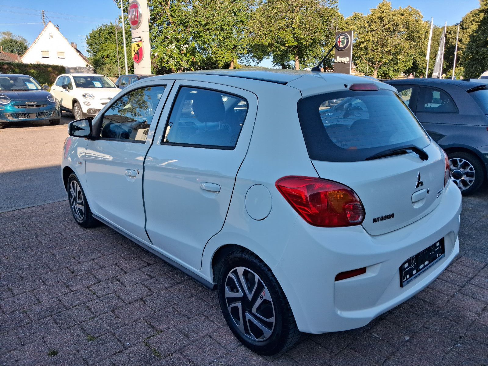 Fahrzeugabbildung Mitsubishi Space Star Basis