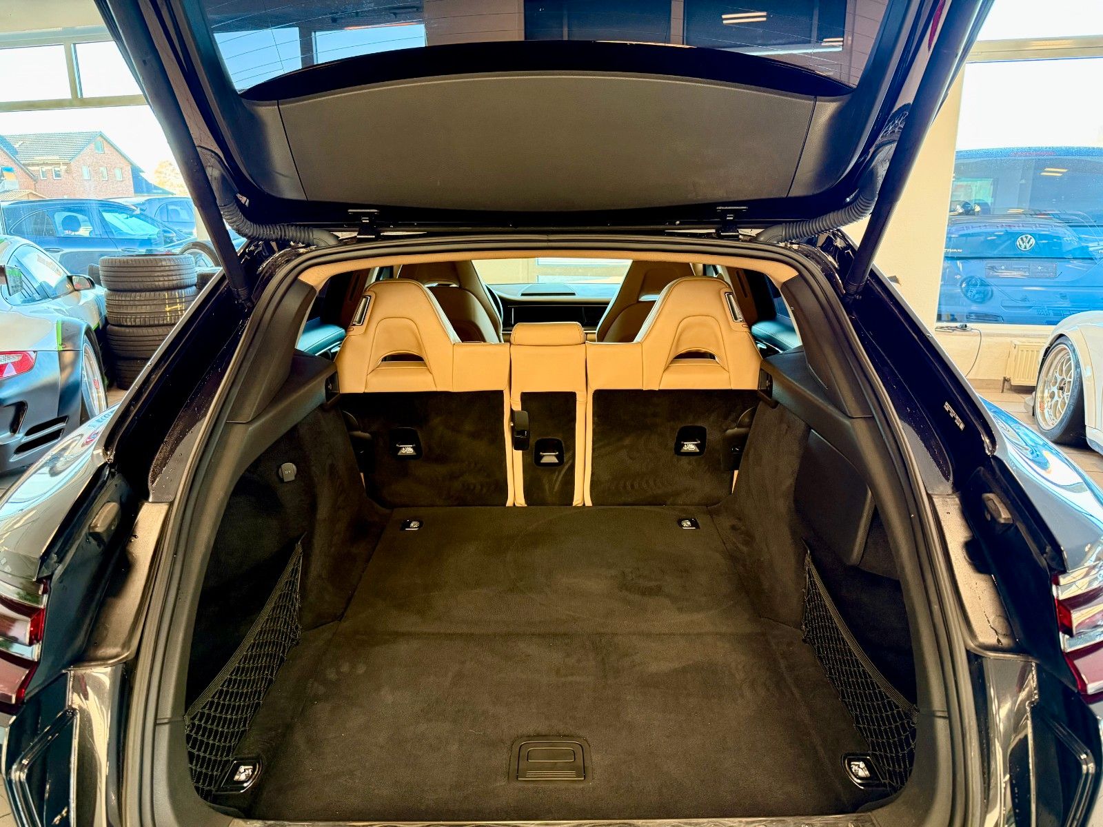Fahrzeugabbildung Porsche Panamera 4S Sport Turismo ACC/Panorama/APPROVED