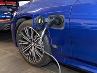 BMW 330e A M Sport Head-Up HiFi DAB WLAN Komfortzg.