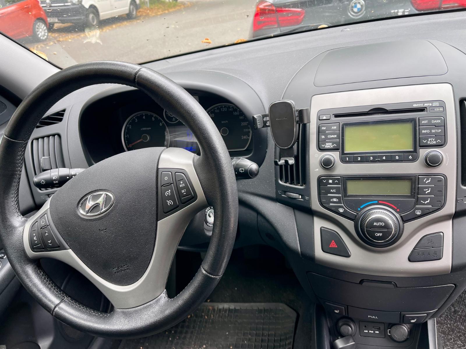 Hyundai i30 2012 — photo 9