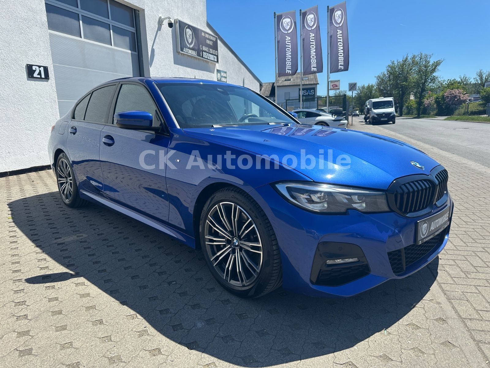 Fahrzeugabbildung BMW 330d Lim. M-Sport /Shadow-Line/Navi/Leder/LED