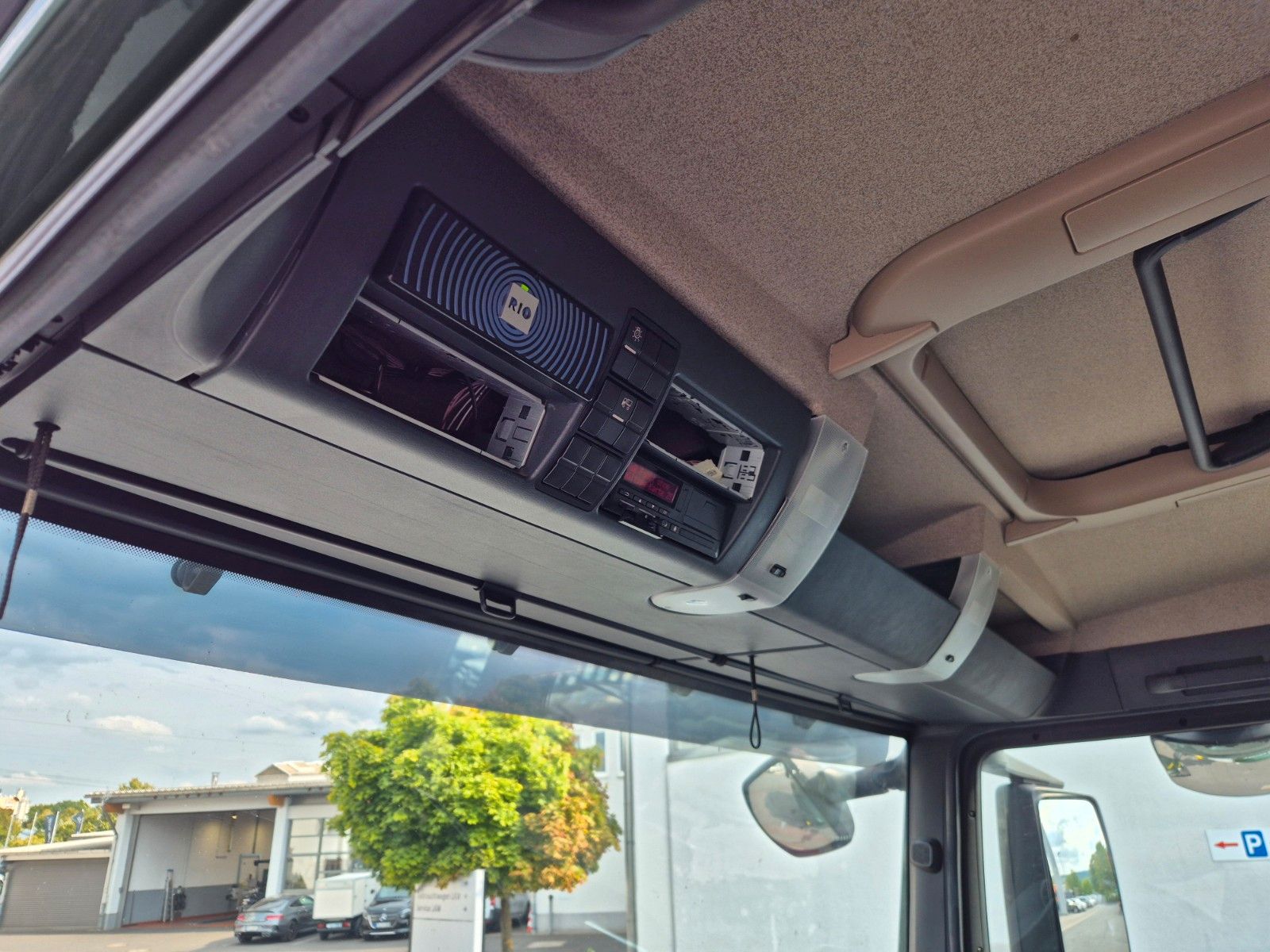 Fahrzeugabbildung MAN TGS 26.420 6x2-4 LL Hiab 177K PRO 2 Stück