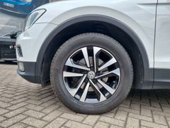 Fahrzeugabbildung Volkswagen Tiguan 2.0 TDI DSG 4M IQ.DRIVE AHK PANO ACC