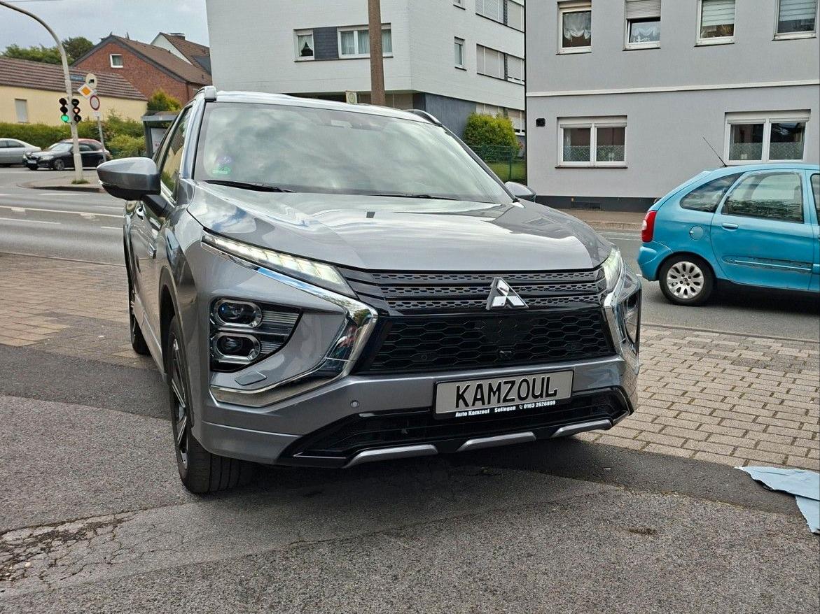 Mitsubishi Eclipse Cross Plus Select Black Hybrid 4WD