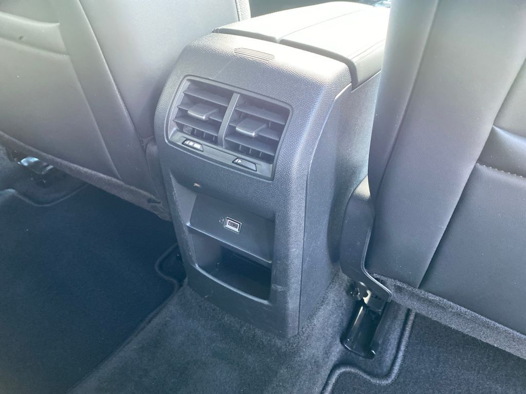 Fahrzeugabbildung Citroën C5 X 130 Automatik FEEL PACK *ACC*Navi*19Zoll*