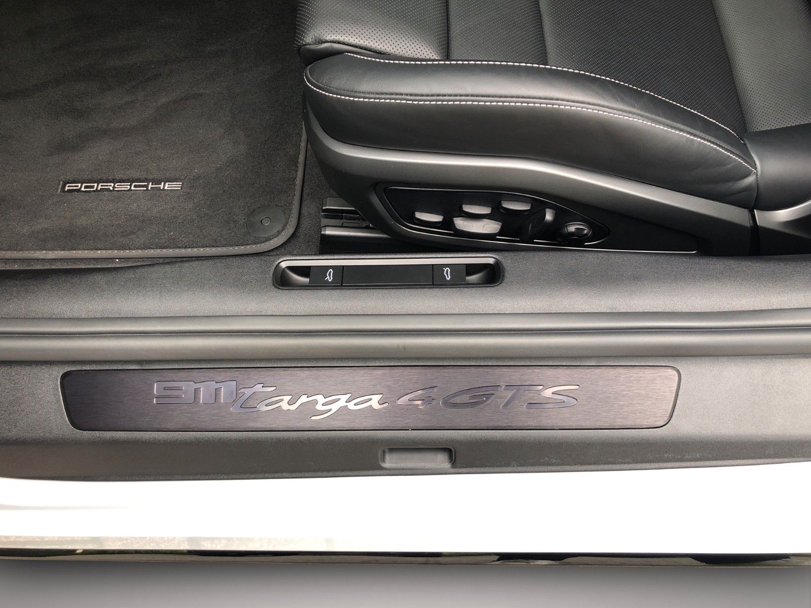 Fahrzeugabbildung Porsche 992 Targa 4 GTS Approved bis 04/2029