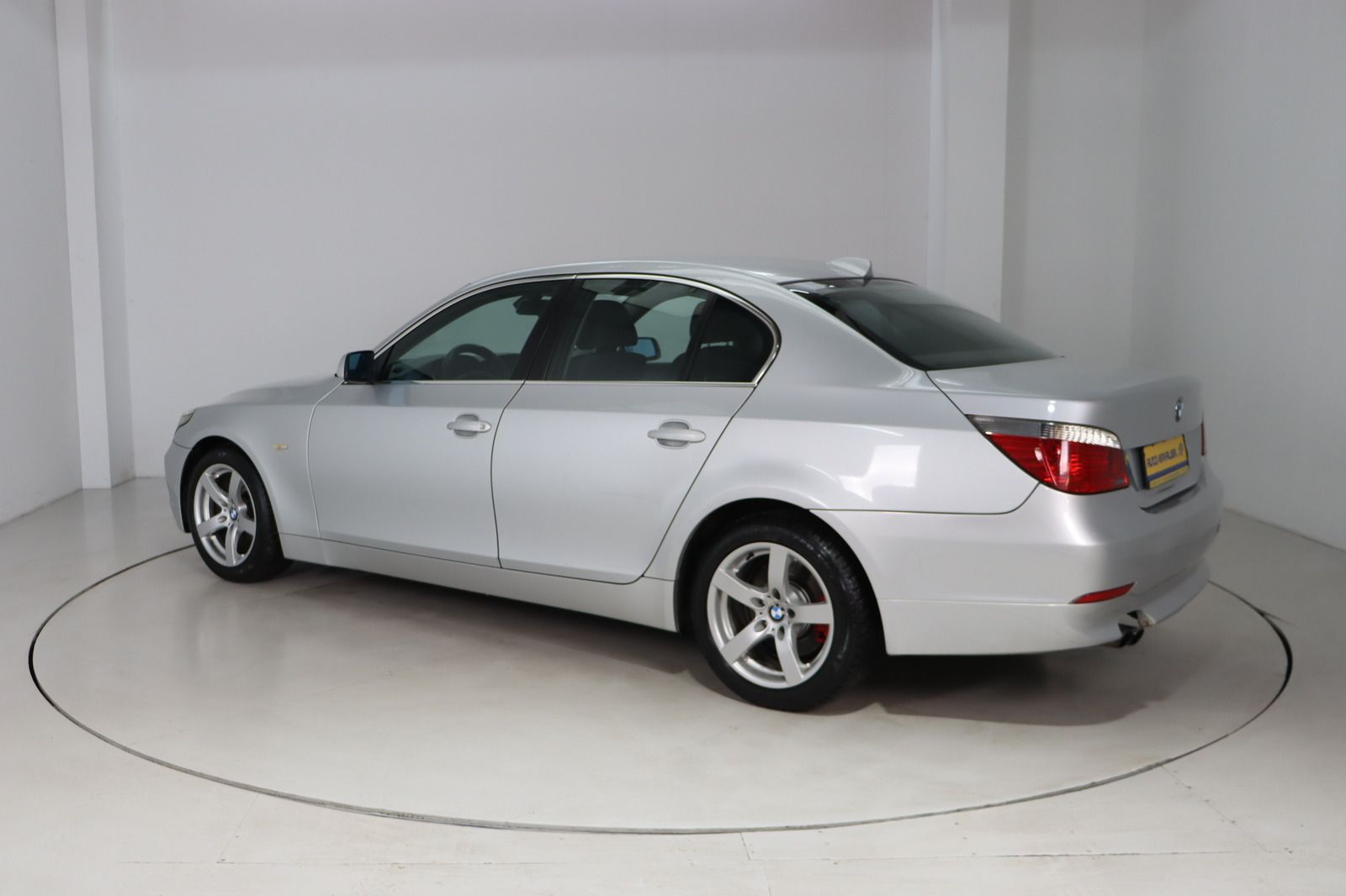 Fahrzeugabbildung BMW 520 i * Sitzhzg. * Tempomat