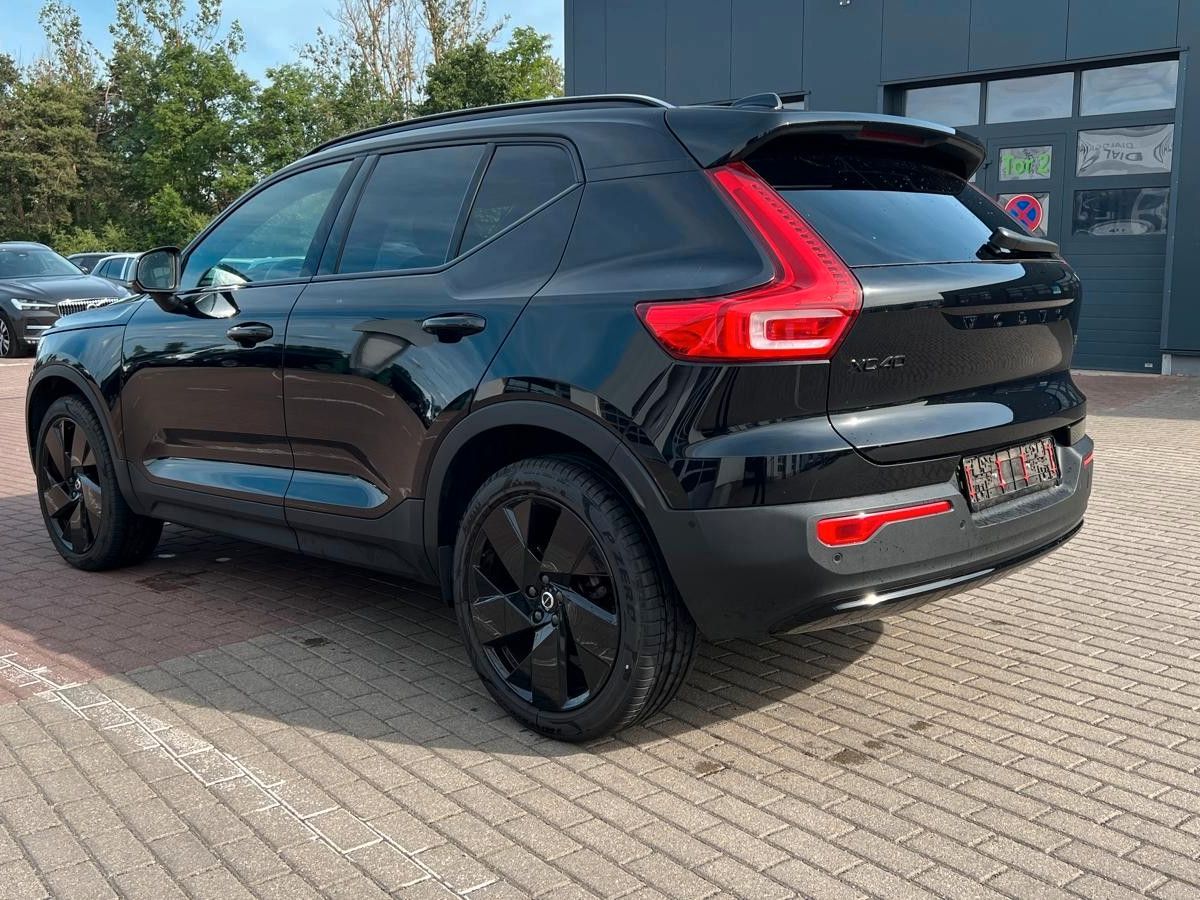 Fahrzeugabbildung Volvo XC40 B3 DKG Plus Black Edition*H&K*FSHZG*360*ACC