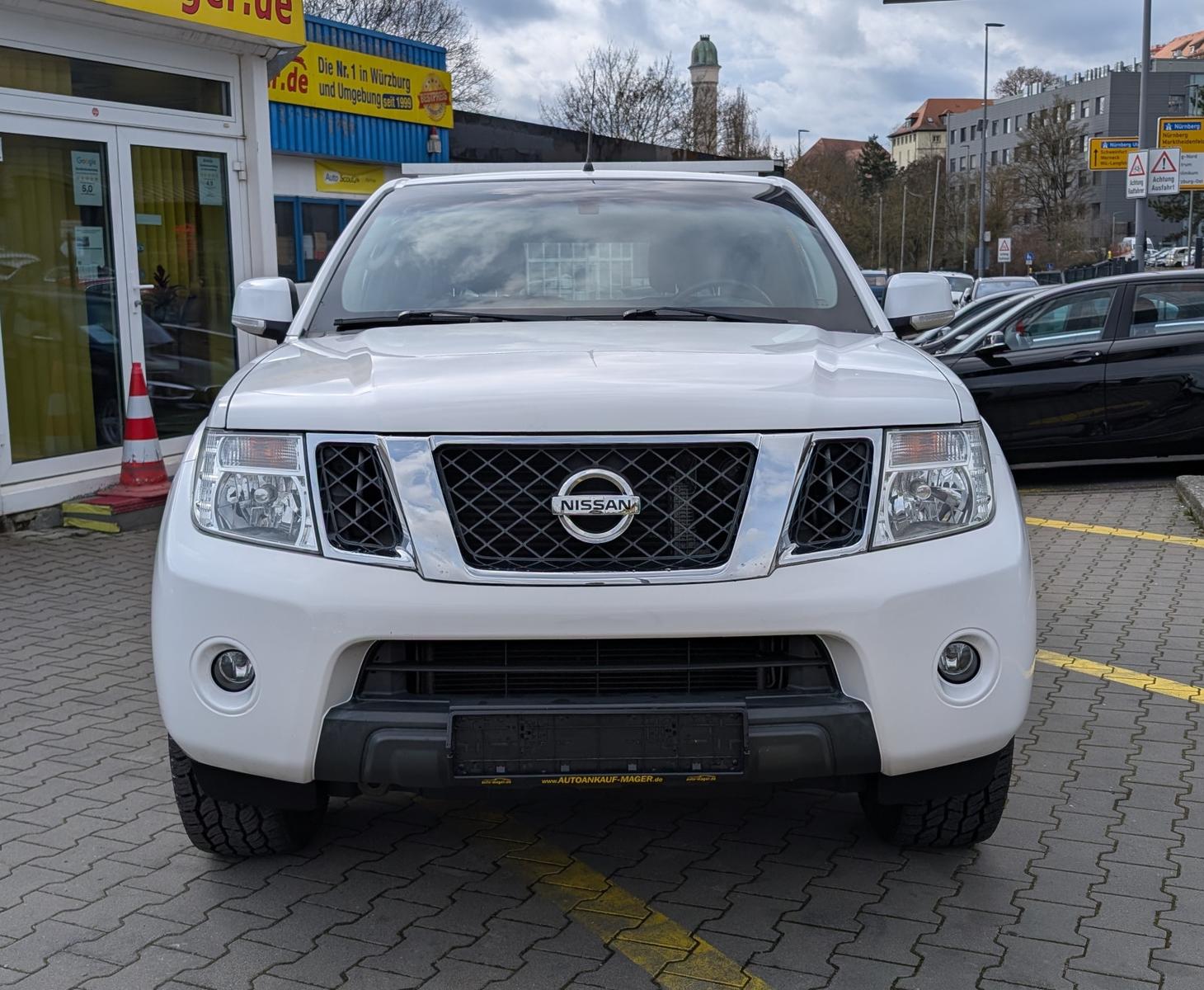 Nissan Navara 2.5 4x4 Pickup Hardtop KingCab*LKW*Garant