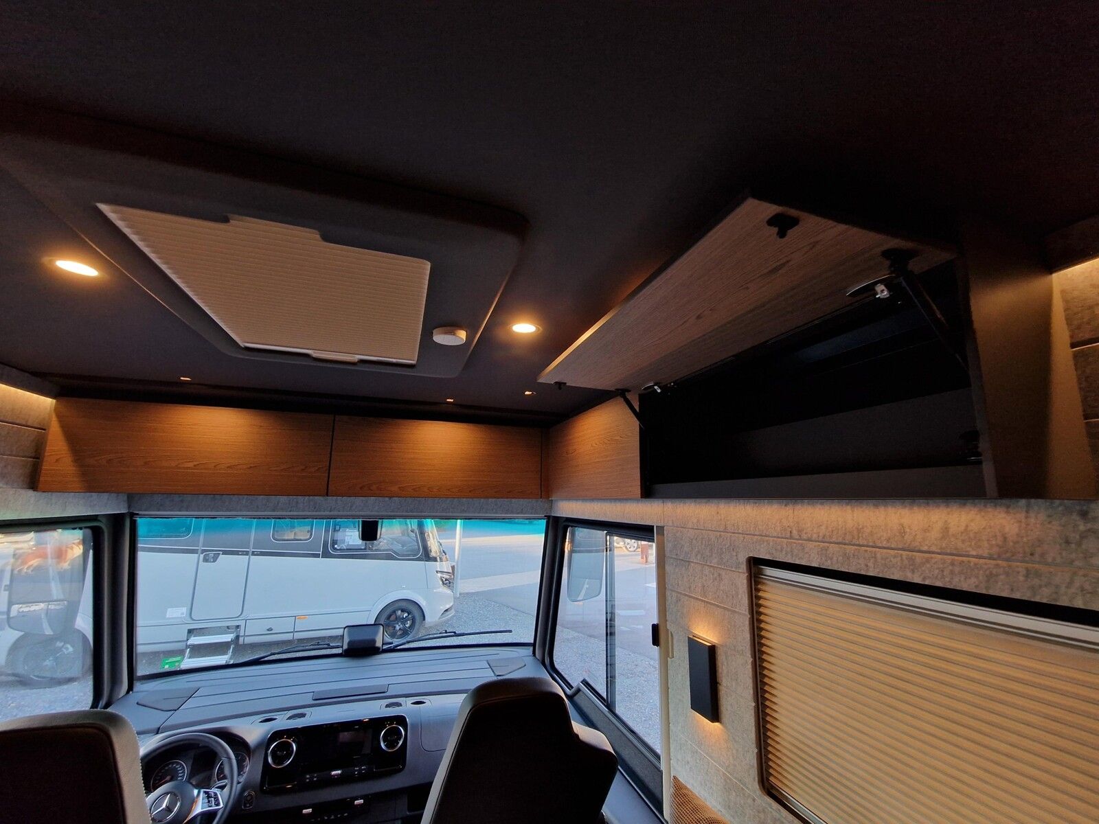 Fahrzeugabbildung Niesmann + Bischoff Arto 78 Verfügbar ab November 2025