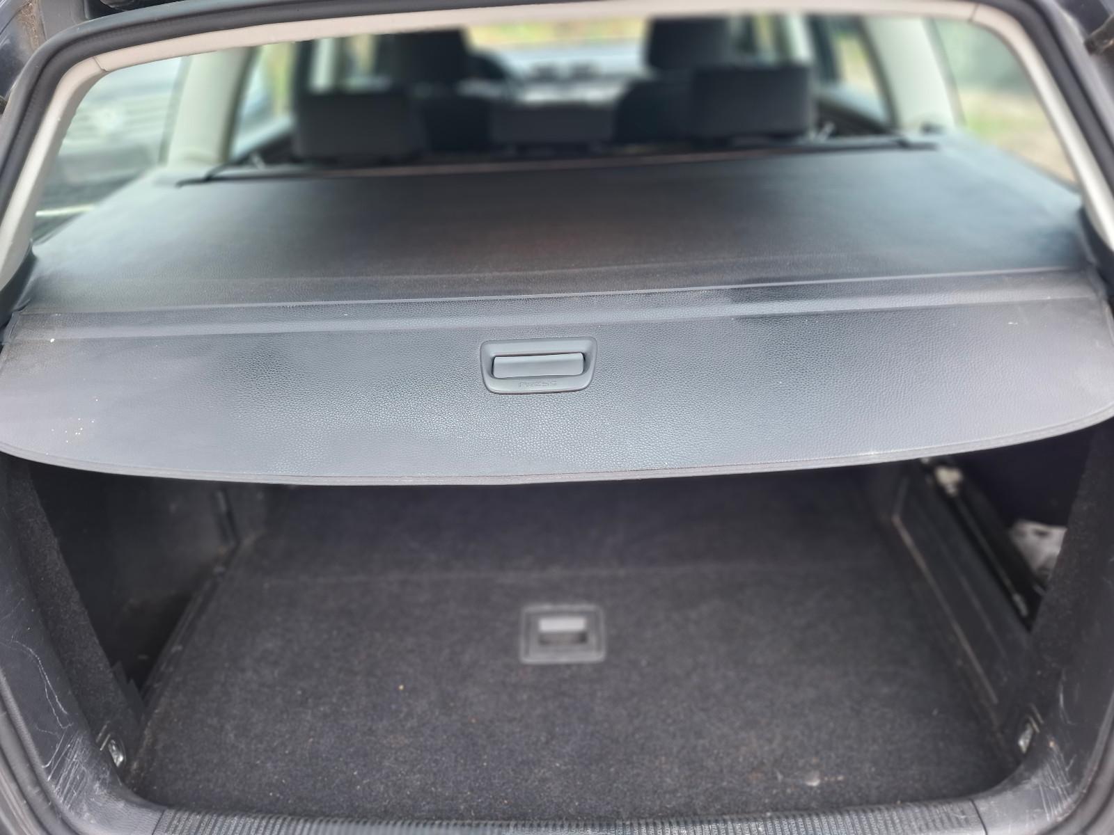 Volkswagen Passat 2011 — photo 19