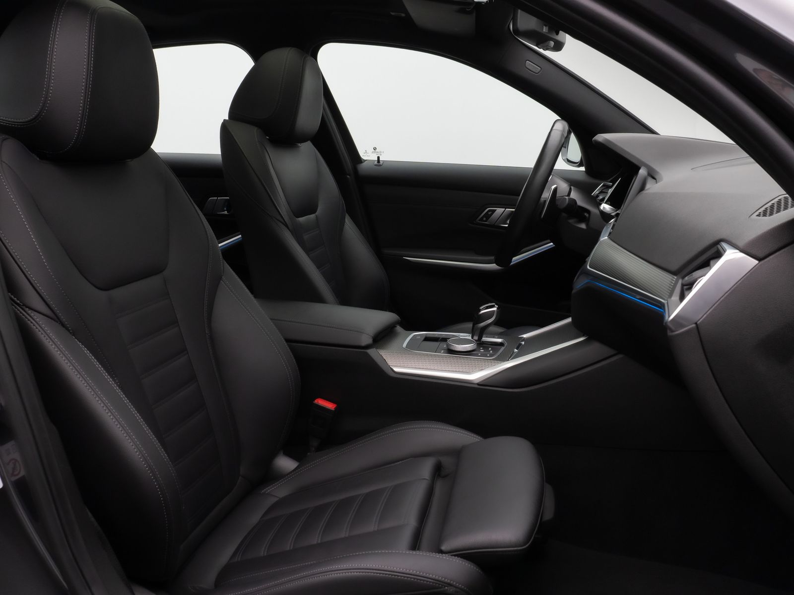 Fahrzeugabbildung BMW 330e xD M Sport Laser Glasdach PDC HUD DAB HiFi