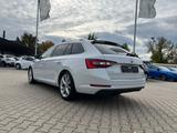 Skoda Superb Combi 2.0 TDI Premium Edition Pano-SD AHK - Skoda Superb: Edition