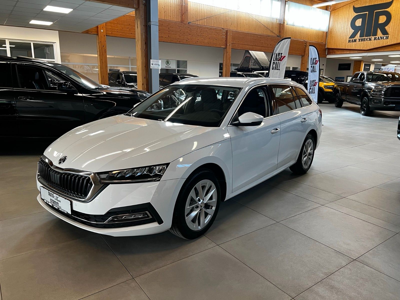 Fahrzeugabbildung SKODA Octavia Combi Style 2.0 TDI DSG