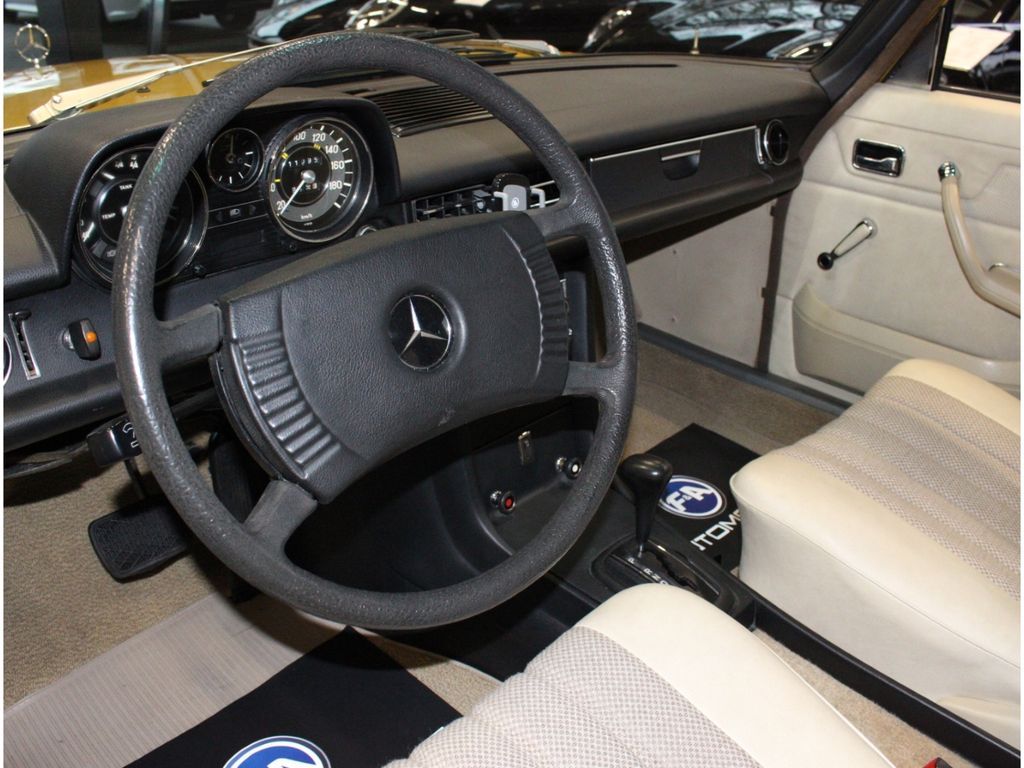 Fahrzeugabbildung Mercedes-Benz 200 W 115 Strich 8*Voll Restauriert*Note 2+