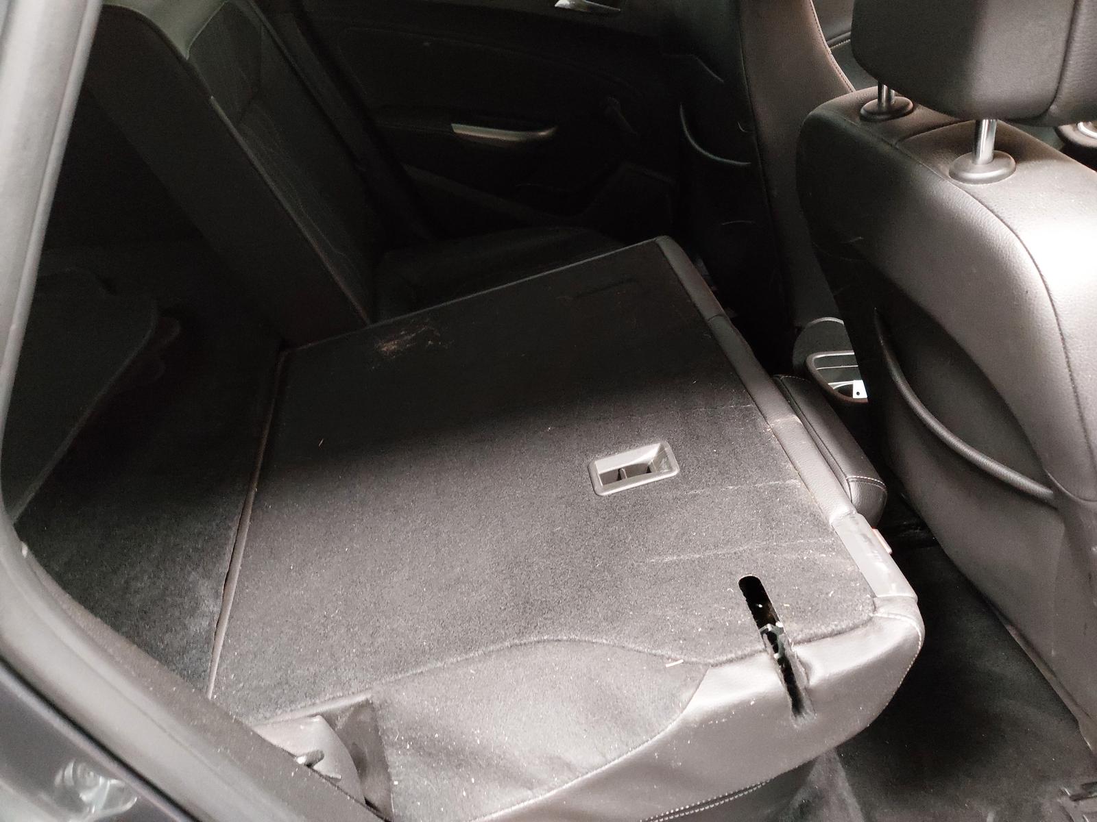 Opel Astra 2012 — photo 11