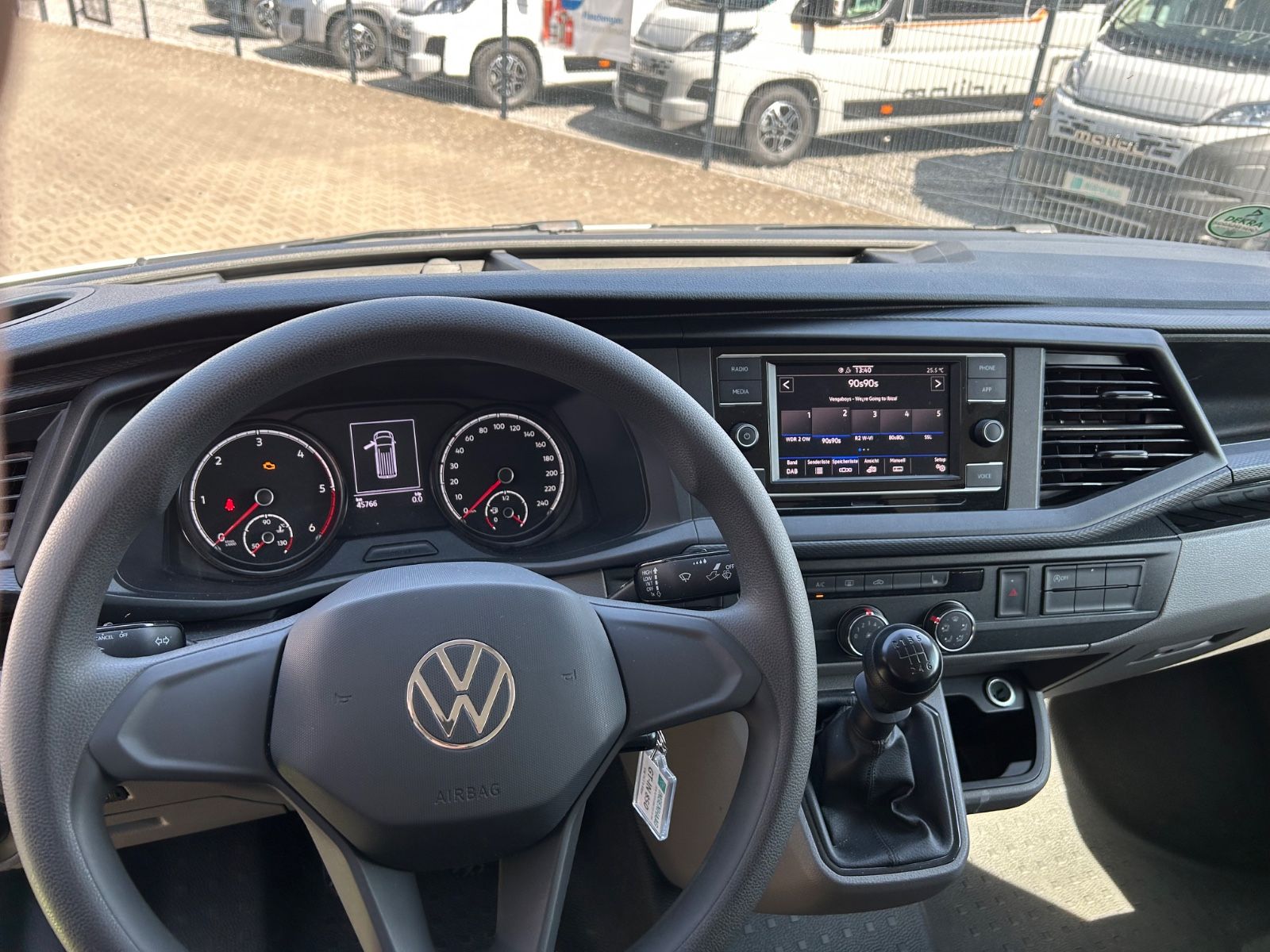 Fahrzeugabbildung Volkswagen T6 Kombi TDI / Sitzh. Komfort Paket