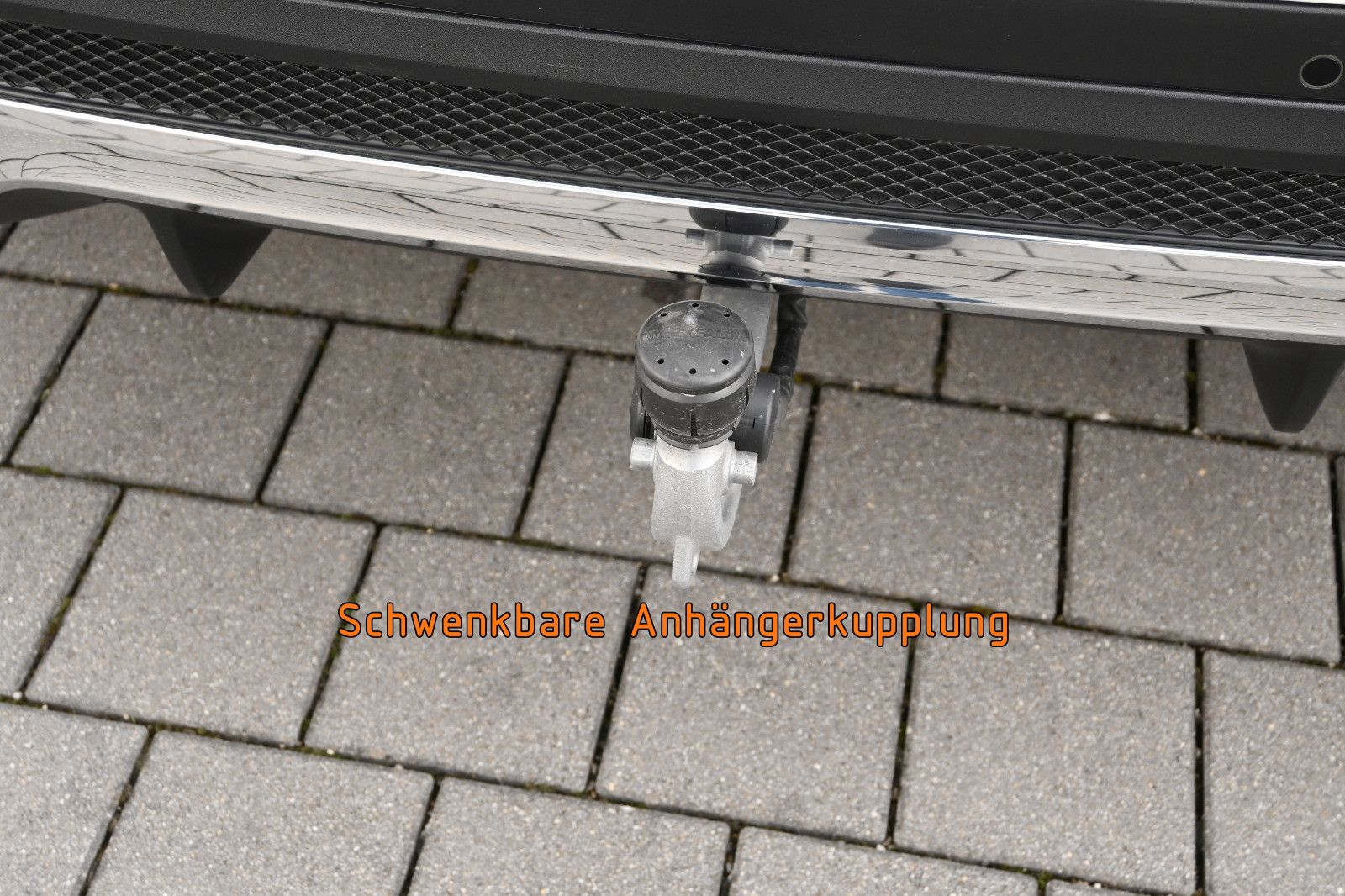 Fahrzeugabbildung Mercedes-Benz GLB 200 d 4Mat. AMG LINE °ACC°AHK°STANDHEIZ°PANO