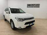 Mitsubishi Outlander 2.2 DI-D 4WD Intense - Mitsubishi Outlander Intense mit Diesel-Antrieb