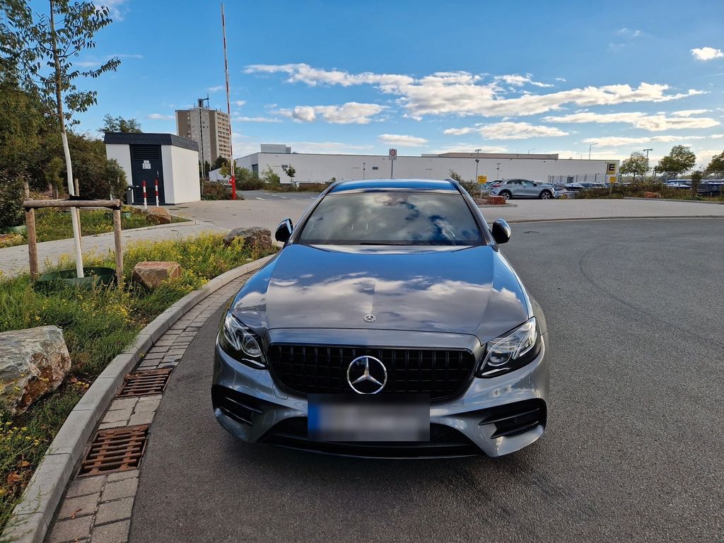 Image of Mercedes-Benz E 300
