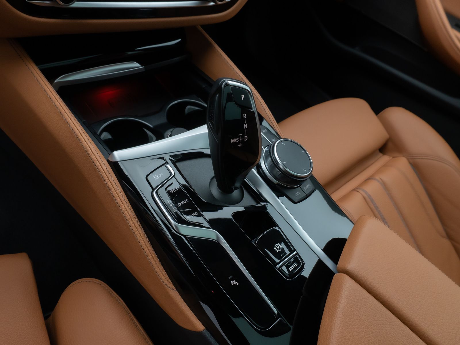 Fahrzeugabbildung BMW 530d xD M Sport Pano Kamera Laser HUD H/K 20Zoll