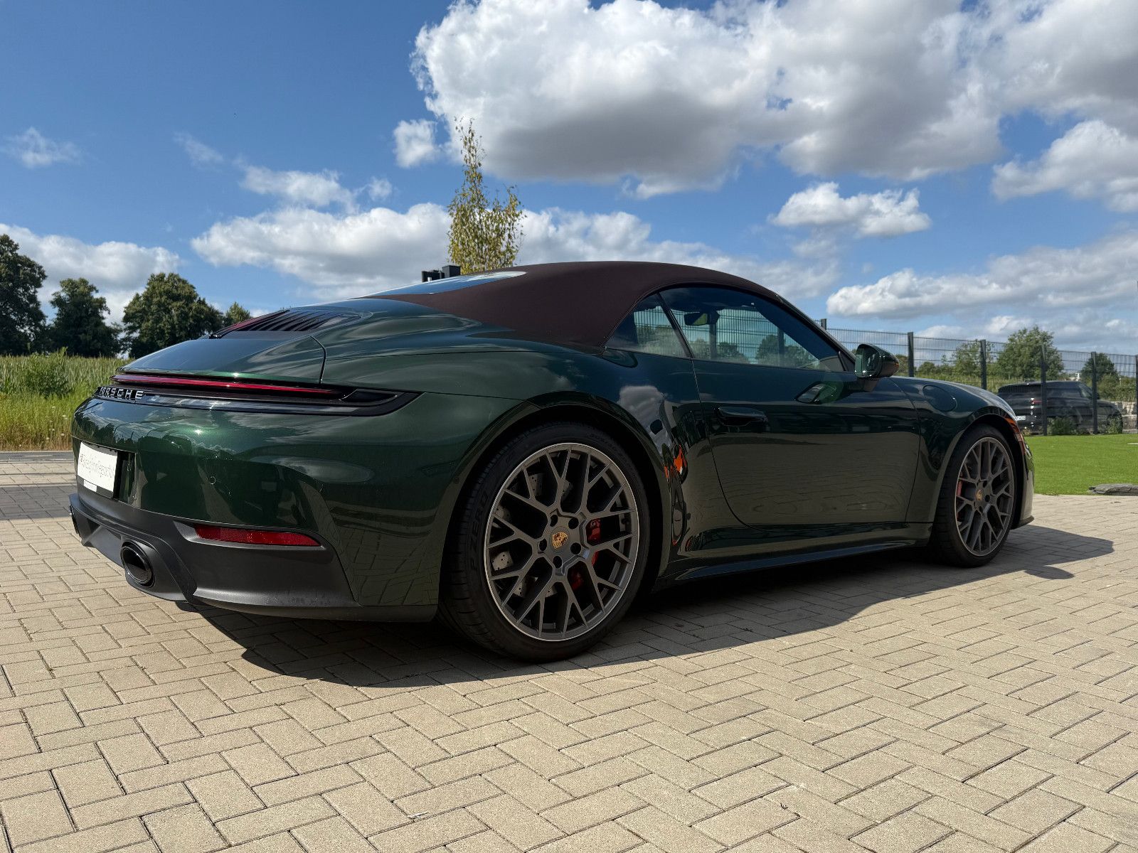 Fahrzeugabbildung Porsche 992.2/911 Carrera S Cabrio-BOSE-14Wege-LED