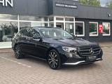 Mercedes-Benz E 300 e,Avantgarde,AHK,Panorama,R-Kamera,Wide. - gebrauchte Mercedes-Benz E 300 aus dem Jahr 2022