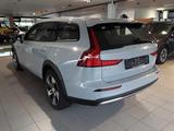 Volvo V60 Cross Country B4 (Diesel) Plus Kamera/AHK/LM - Volvo V60 Cross Country: Plus