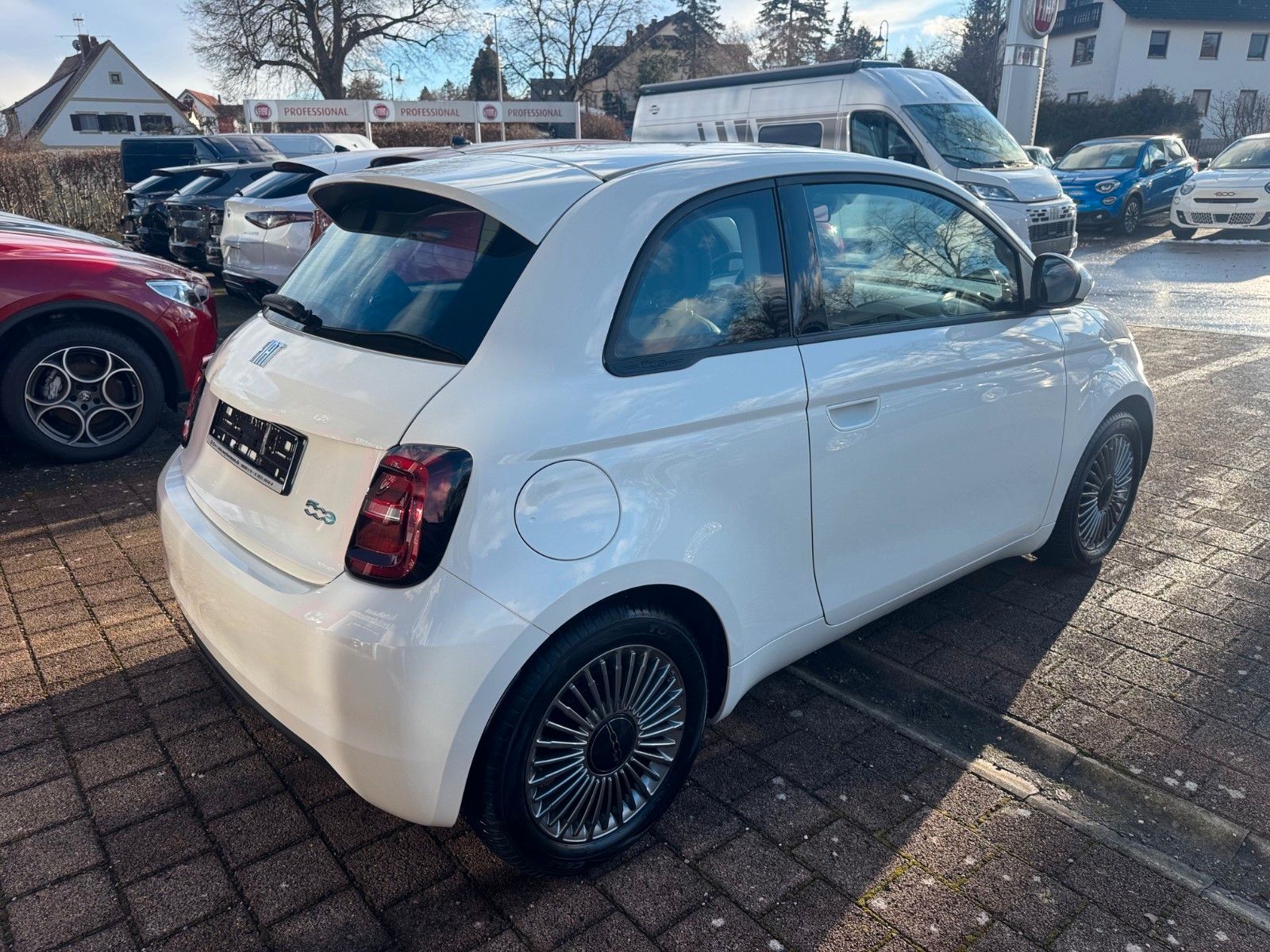Fahrzeugabbildung Fiat 500e Carplay Touch USB Klima