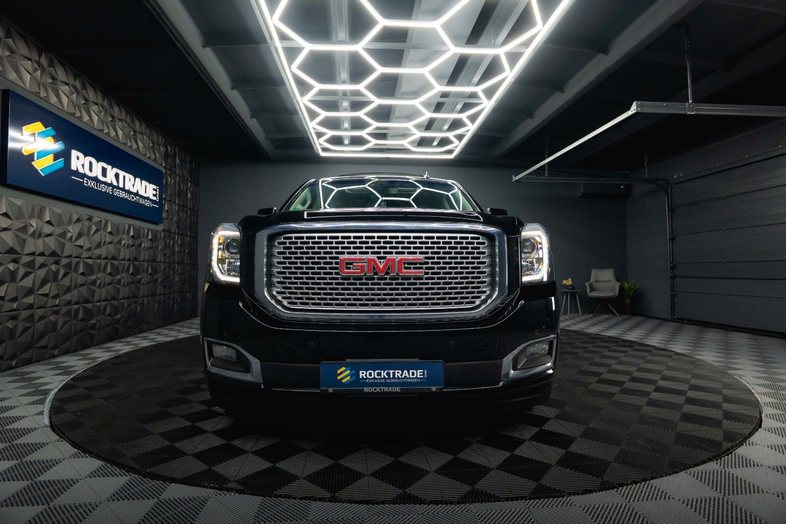 Fahrzeugabbildung GMC Yukon 6.2 V8 DENALI 4x4 LED *Unfallfrei*TV*ACC*