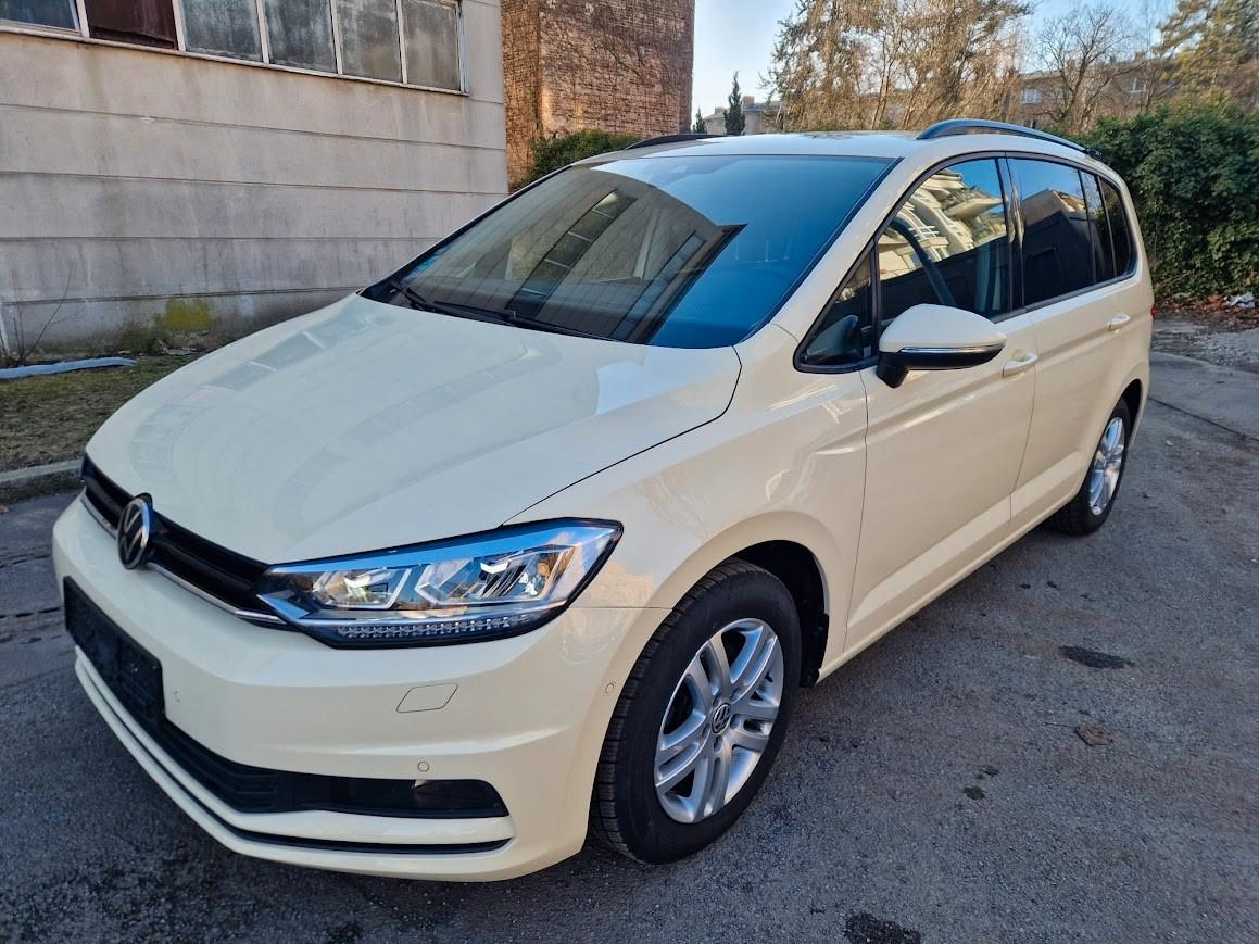 Volkswagen Touran 2.0 TDI SCR DSG Taxi 7Sitzer Led Navi ACC
