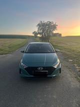 Hyundai i20 1.0 T-GDI 74kW Hybrid DCT Edition 30 Edi... - Hyundai i20: Grün