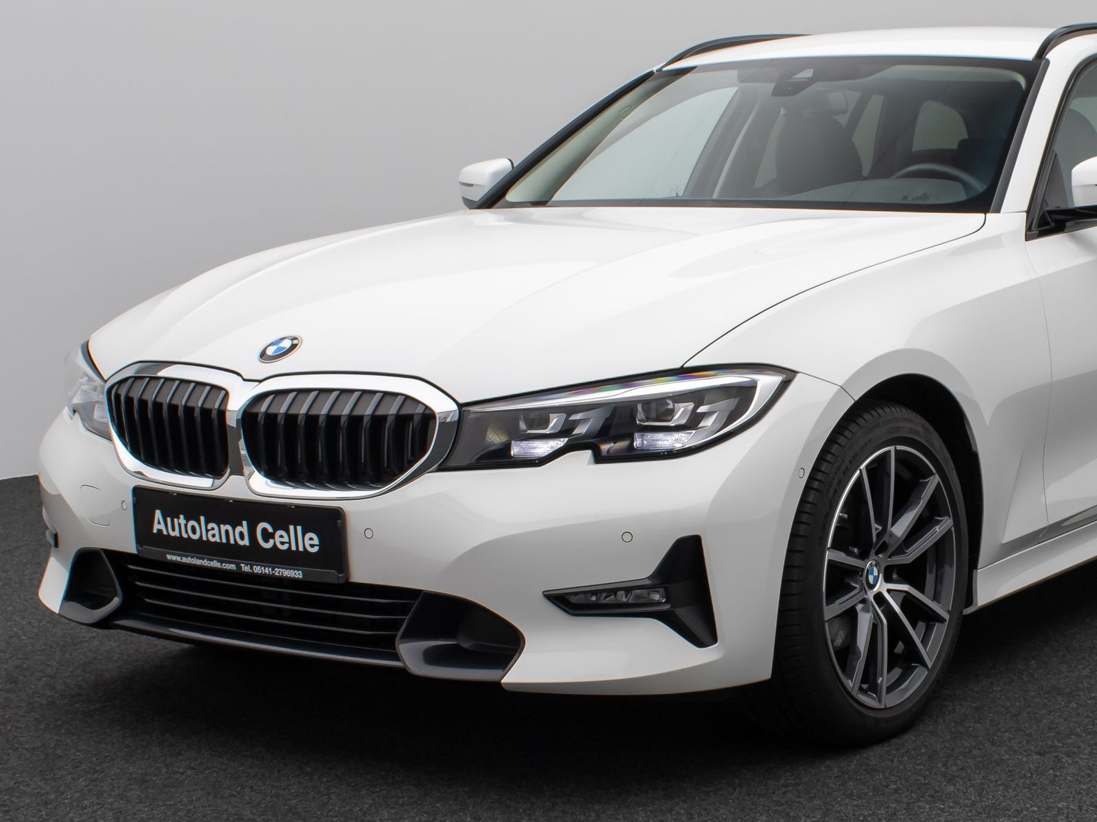 Fahrzeugabbildung BMW 320d Sport Line Kamera DAB HiFi DrivAssist Alarm