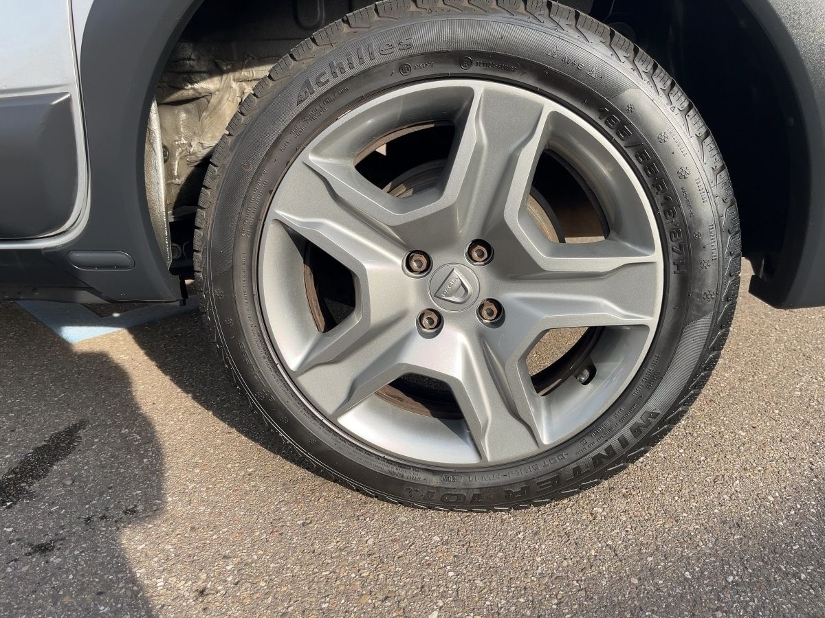 Fahrzeugabbildung Dacia Dokker Stepway Plus TCe 130