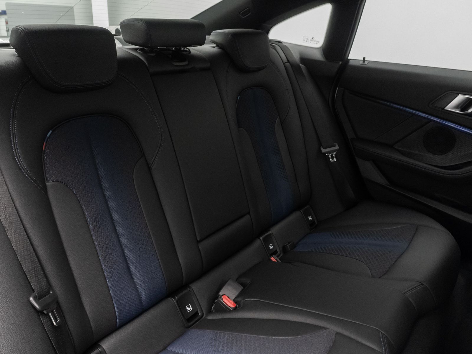 Fahrzeugabbildung BMW 218i Gran Coupé M Sport Kamera DAB HiFi 19Zoll