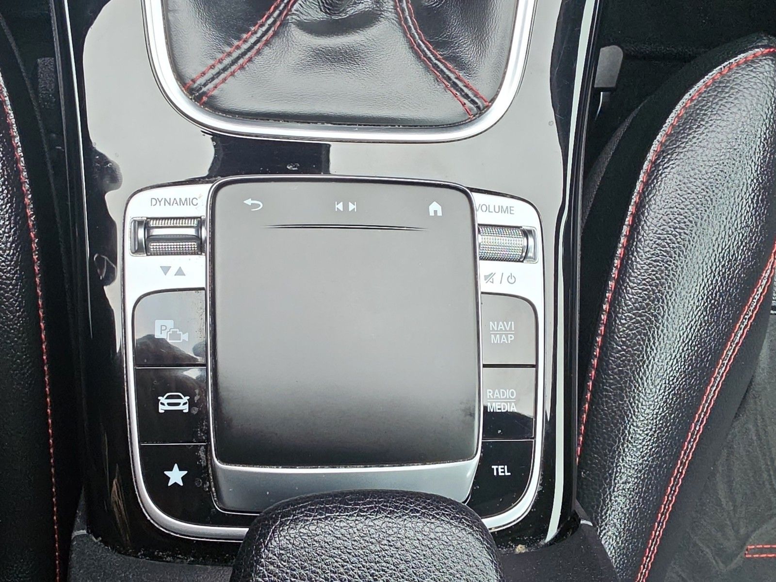 Fahrzeugabbildung Mercedes-Benz A 180 AMG*NIGHT*WIDESCREEN*MBUX*
