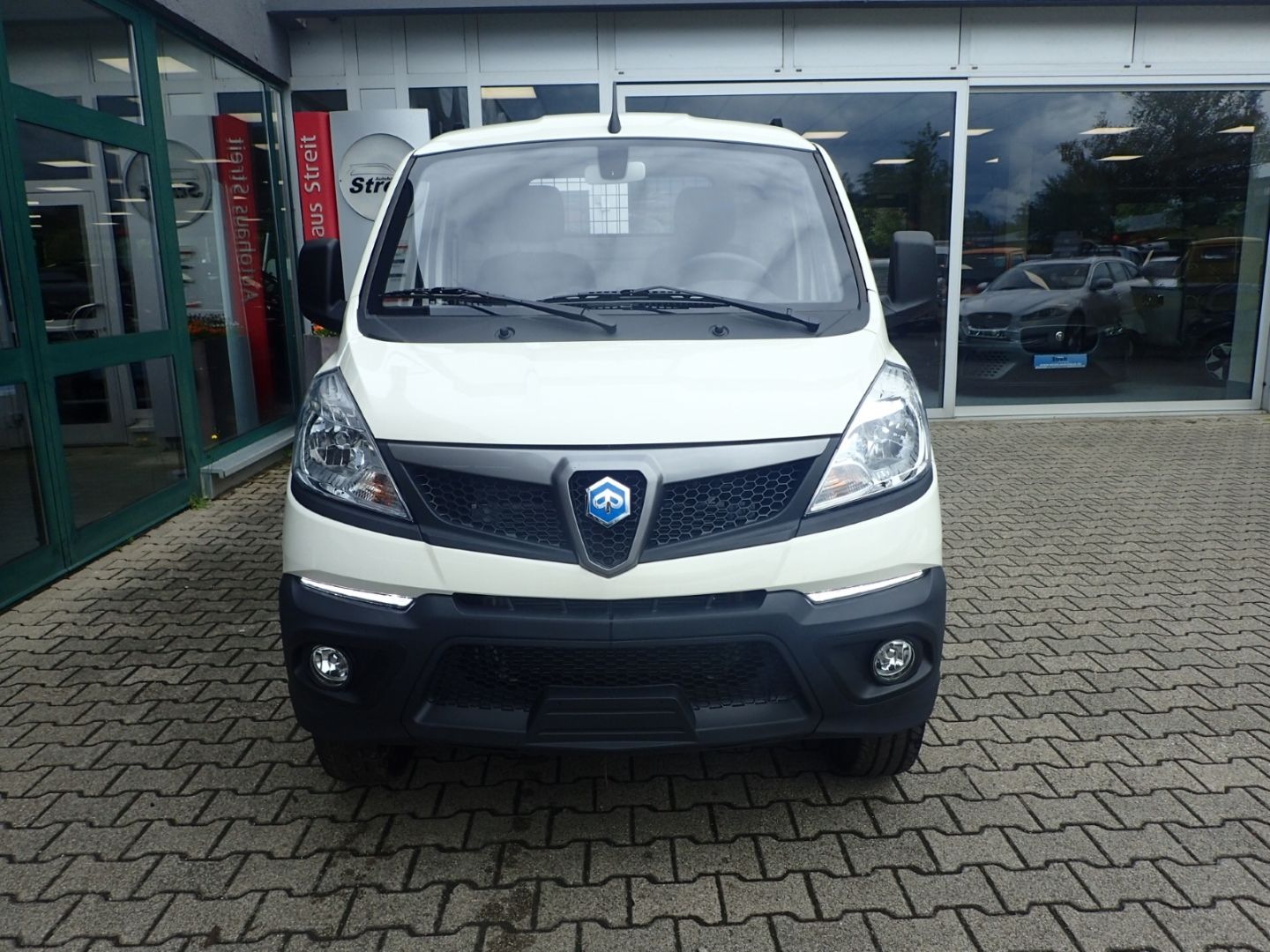 Fahrzeugabbildung Piaggio Porter NP6 SW Kipper LR 2,2m Pritschenlänge LPG