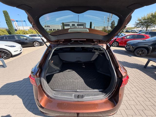 Toyota Avensis Touring Sports Business Edition